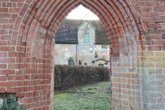 Pforthaus-Eingang-Kapelle
